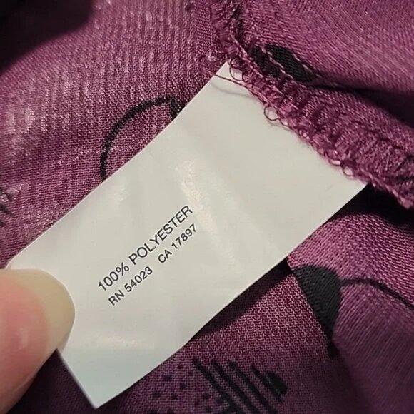 🌴 Gap sleeveless Blouse 🌴 - Picture 3 of 4